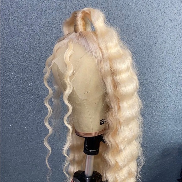 613 Crimped wig